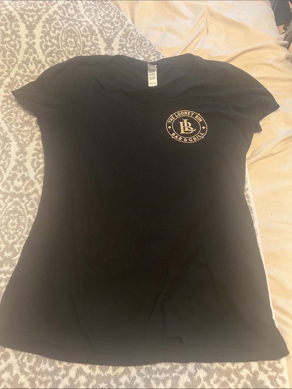 The looney Bin bar & Grille Black Short Sleeve Tee with Tan & White Looney Bin M - Picture 3 of 4